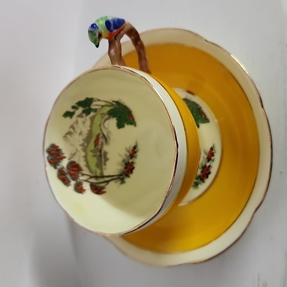 Royal Grafton Bone China Teacup and Saucer, collectible excellent condition - Picture 4 of 8